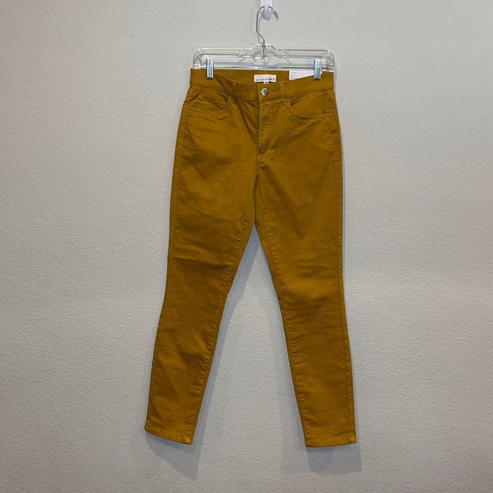 Loft. 26. Mustard color velvety. Skinny. Mid rise. Regular inseam. NWT